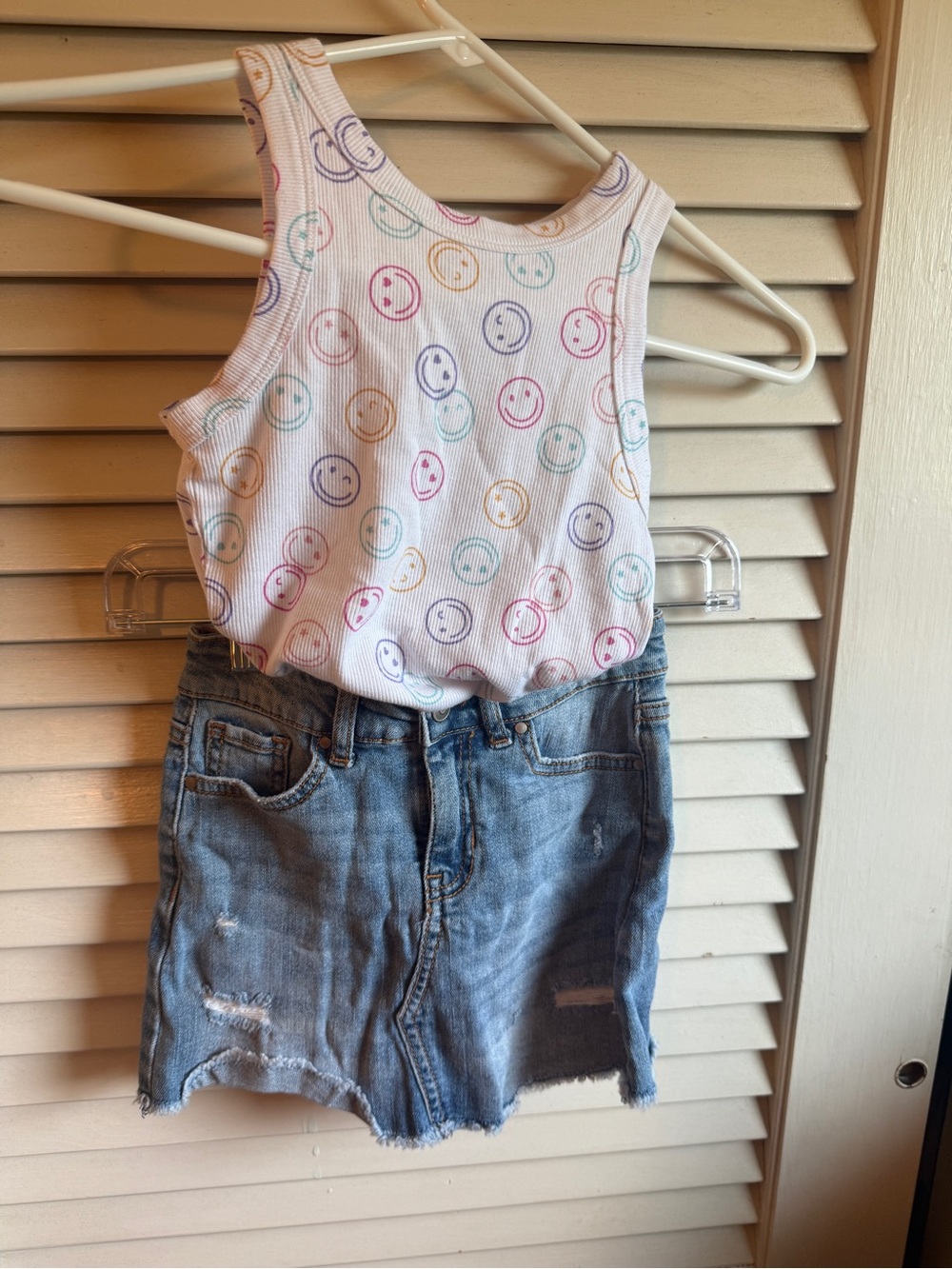 Girls' White Tank Top with Multicolor Smile Prints